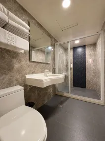 Lai Yue Hotel (Ai-Lai Fashion Hotel) - Badeværelse