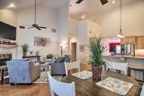 Upscale Home w/ Poker Room < 1 Mi to Golf! - Interiör