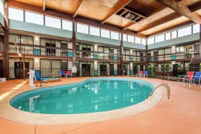 Quality Inn Arkansas City North - Piscina