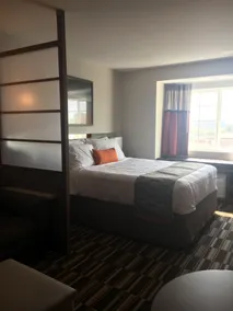 Microtel Inn & Suites by Wyndham Niagara Falls - Chambre