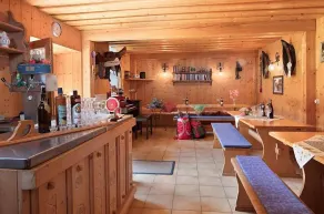 Fantastico appartamento accogliente e familiare con giardino, barbecue e terrazza - Ristorante