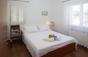 Villa Lukrecia - Stone Villa with Pool & Sea Views I Supetar, Brač - Zimmer