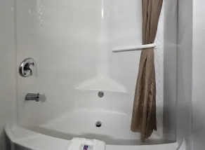 Motel 6-Joliet, IL - Chicago - I-55 - Bathroom
