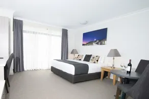 Rockpool Motor Inn - Room