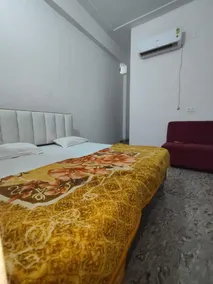 Shubh Hotel - Chambre