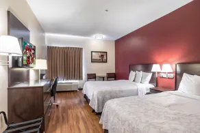 Red Roof Inn PLUS + Phoenix West - Chambre