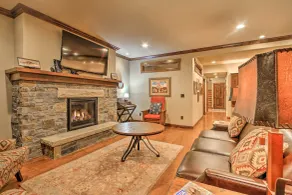 Red Lodge Townhome w/ Private Hot Tub & Mtn Views! - Intérieur