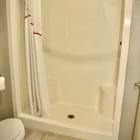 Red Roof Inn & Suites Lake Orion / Auburn Hills - Salle de bain