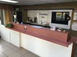 Travelers Inn - Lobby