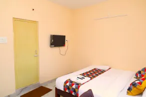 Galaxy Residency Pallavaram Airport - Room