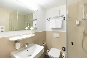 Garner Hotel Frankfurt - Palmengarten by IHG - Baño