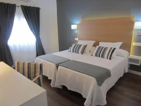 Hotel Llorca - Zimmer