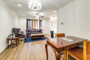 3 Mi to Dulles Airport: D.c. Area Townhome - Interior