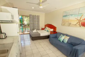 Tropical Palms Resort & 4WD Hire - Habitación