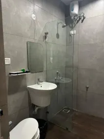 Calicut Restaurant & Rooms - Bathroom