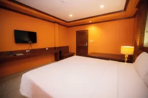 Baumanburi Hotel Patong - Utsikt fra rommet