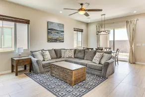 3 Mi to Colorado River: New-build Family Home! - Innenbereich