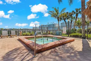 Vanderbilt Beach & Harbour Club - Basseng