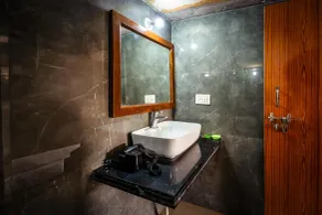 Style Desert Camp With Swimming Pool - Bathroom