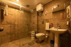 Kali Tibba Resort - Bathroom