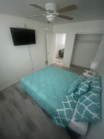 Uptown Inn & Suites - Room