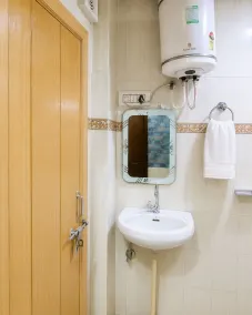 Vishal Palace Hotel Unnao - Bathroom