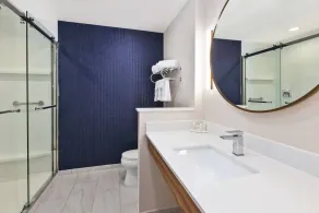 Fairfield by Marriott Inn & Suites Fresno Riverpark - Salle de bain