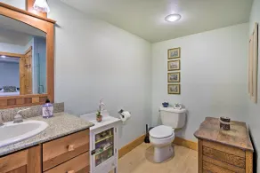 Hiking Nearby! Secluded Ellsworth Apartment - Interni