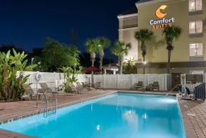Comfort Suites Near Universal Orlando Resort - Pool
