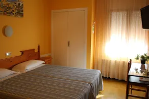 Hostal Fabrellas - Chambre
