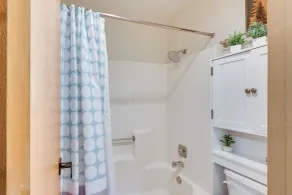 Ski-In Red River Retreat: Balcony, Mountain Views! - Interiör