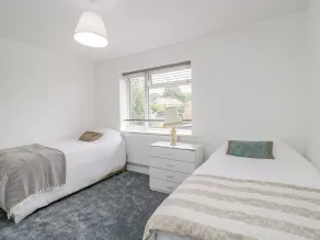 167 Leybourne Avenue - Værelse