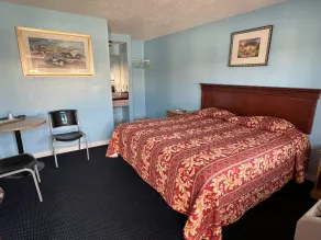 Deluxe Inn LA - Room