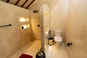 Om Wellness Resort - Bathroom