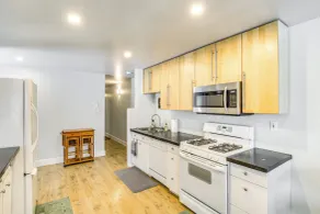 Near Hiking: Cozy Anchorage Retreat w/ Fireplace! - Interiör