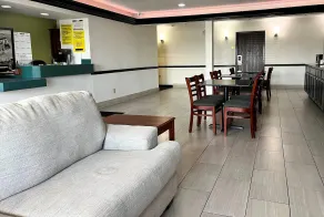 Super 8 by Wyndham Madison IN - Lobby