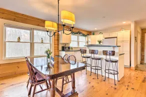 Quaint Creston Hideaway w/ Mtn Views & Hot Tub! - Interior