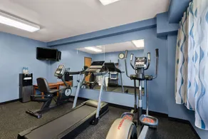 Days Inn by Wyndham Newton - Fitnessbereich