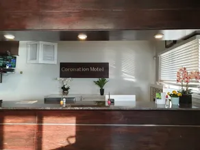 Coronation Motel - Hall