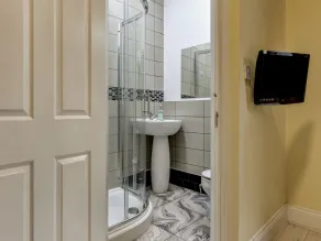 Empire Hotel - Badezimmer