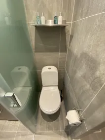 PSG 23 - Short Stay Apts by Living Suites - Bathroom