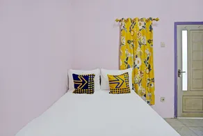 Hotel O Kemangi Asri Kost - Værelse
