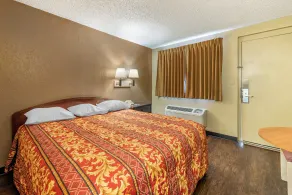 Pueblo Inn - Chambre