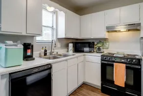 Walk to Park w/ Pond, Trails & More! Sherwood Unit - Innenbereich