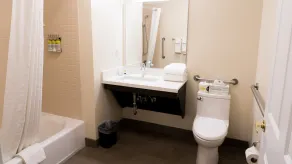 Candlewood Suites Saint Joseph - Benton Harbor by IHG - Bathroom