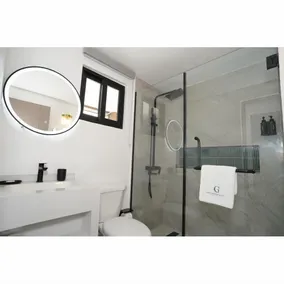 The Garden Hotel Mandeville - Bathroom