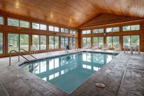 Days Inn & Suites by Wyndham Madison - Piscine