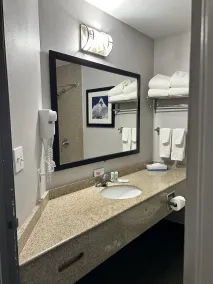 Days Inn by Wyndham Barrie - Salle de bain