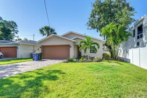 5 Mi to Beach: Family Retreat in Sarasota! - Interior