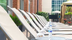DoubleTree by Hilton Hotel and Suites Charleston Airport - Piscine